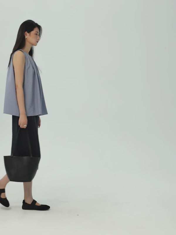 DRESSES AND SKIRTS